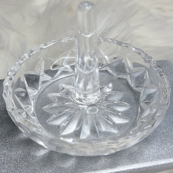 VINTAGE Ring Holder  Crystal Glass Vanity Table Accessory Accent Piece Jewelry - Picture 3 of 3